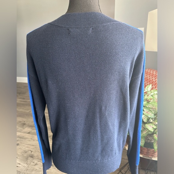 EUC Banana Republic V-Neck Sweater - Blue - Picture 5 of 8